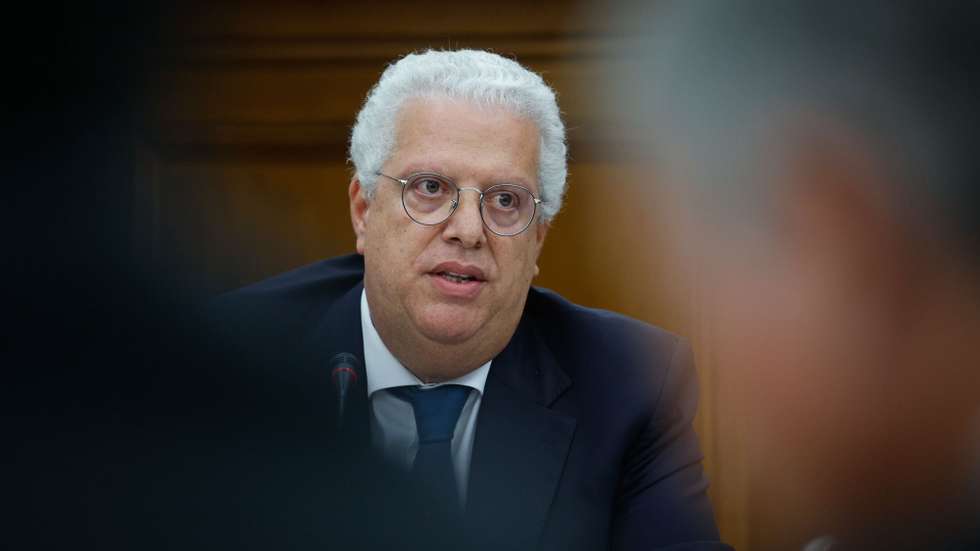 O ministro da Economia, Pedro Reis, intervém durante a sua audição na Comissão de Economia, Obras Públicas e Habitação, na Assembleia da República, em Lisboa, 10 de julho de 2024. ANTÓNIO PEDRO SANTOS/LUSA