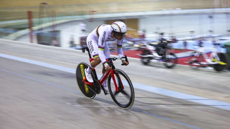 O ciclista Iuri Leitão treina no Velódromo de Sangalhos, durante o estágio de preparação para os Jogos Olímpicos Paris2024, na Anadia, 27 de junho de 2024. (ACOMPANHA TEXTO DA LUSA DO DIA 12 DE JULHO DE 2024). PAULO NOVAIS/LUSA