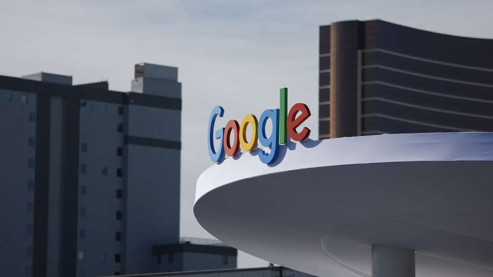 epa11068293 The Google logo is displayed outside the Google booth during the 2024 Consumer Electronics Show (CES) at the Las Vegas Convention Center in Las Vegas, Nevada, USA, 10 January 2024. CES, the world's largest annual consumer technology trade show, is a place where industry manufacturers, advertisers and tech-minded consumers converge to get a taste of new innovations coming to the market each year. CES takes place from 09-12 January 2024.  EPA/CAROLINE BREHMAN