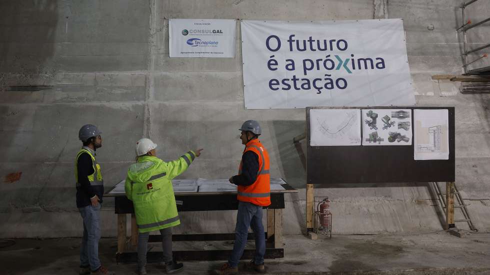Visita às obras de construção da futura estação Estrela da Linha Circular do Metropolitano de Lisboa, de prolongamento das linhas Amarela e Verde Rato/Cais do Sodré), em Lisboa, 02 de janeiro de 2024. ANTÓNIO PEDRO SANTOS/LUSA