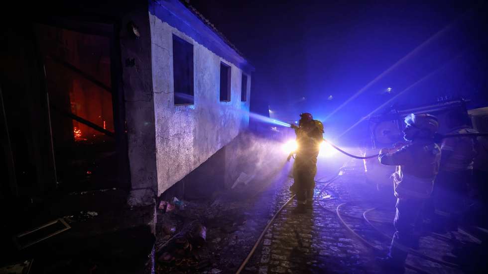 Firefighters fight a forest fire in Zimao, Vila Pouca de Aguiar, Portugal, 16 September 2024. The situation has worsened in the fire in Vila Pouca de Aguiar, which is approaching the village of Vila Meã, said the mayor today, who asked for more resources to fight the three fires in the municipality. 99 operational and 32 vehicles are fighting the forest fire. PEDRO SARMENTO COSTA/LUSA