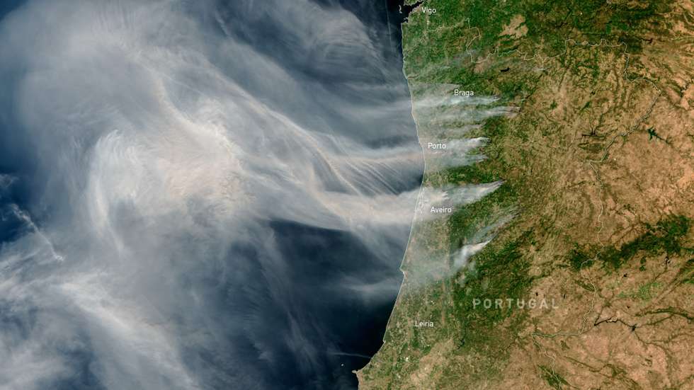 Imagem de satélite do Copernicus, programa de observação da terra da União Europeia dos incêndios florestais em Portugal. Sete pessoas morreram e 40 ficaram feridas, duas com gravidade, nos incêndios que atingem desde domingo as regiões Norte e Centro do país, nos distritos de Aveiro, Porto, Vila Real e Viseu, e que destruíram dezenas de casas e obrigaram a cortar estradas e autoestradas, 18 de setembro de 2024. EUROPEAN UNION COPERNICUS SENTINEL-3 / LUSA