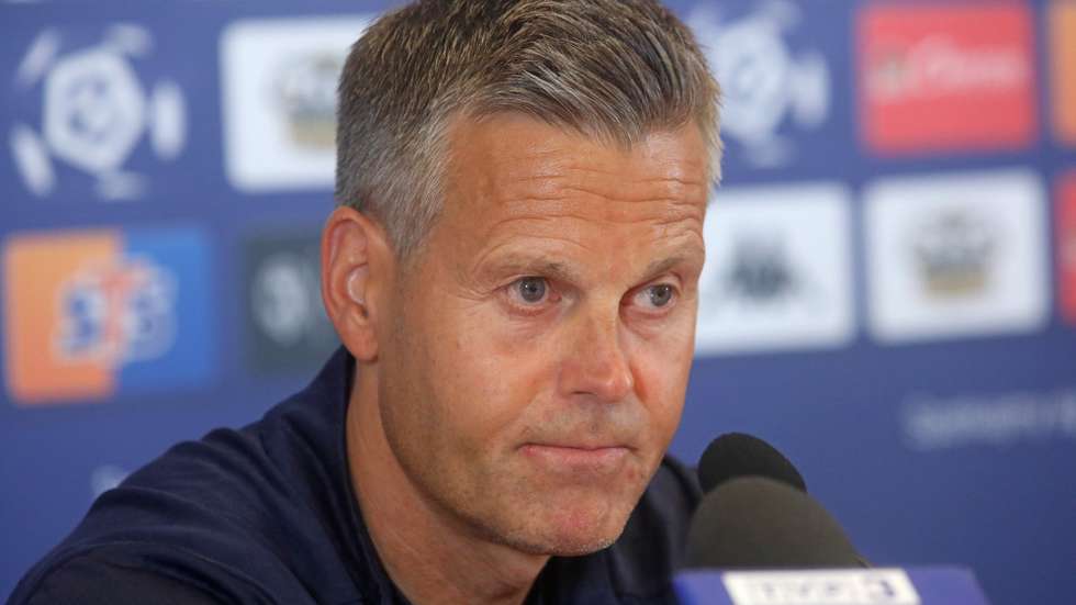 epa11531378 Glimt's head coach Kjetil Knutsen attends a press conference in Bialystok, Poland, 06 August 2024. FK Bodo/Glimt will face Jagiellonia Bialystok in the UEFA Champions League third qualifying round soccer match on 07 August 2024 in Bialystok.  EPA/Artur Reszko POLAND OUT