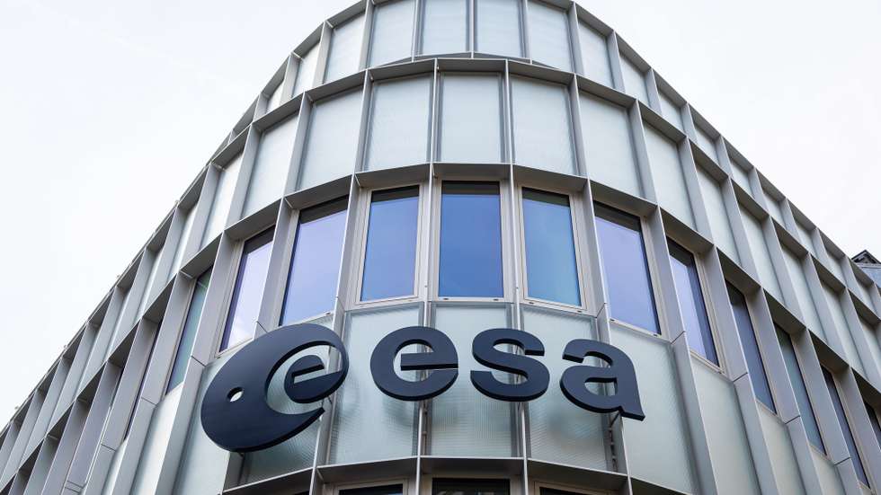 epa10534910 The logo of the European Space Agency (ESA) displayed on the new headquarters during a press visit in Paris, France, 21 March 2023. The European Space Agency inaugurates its new headquarters after a 5-year renovation project.  EPA/CHRISTOPHE PETIT TESSON