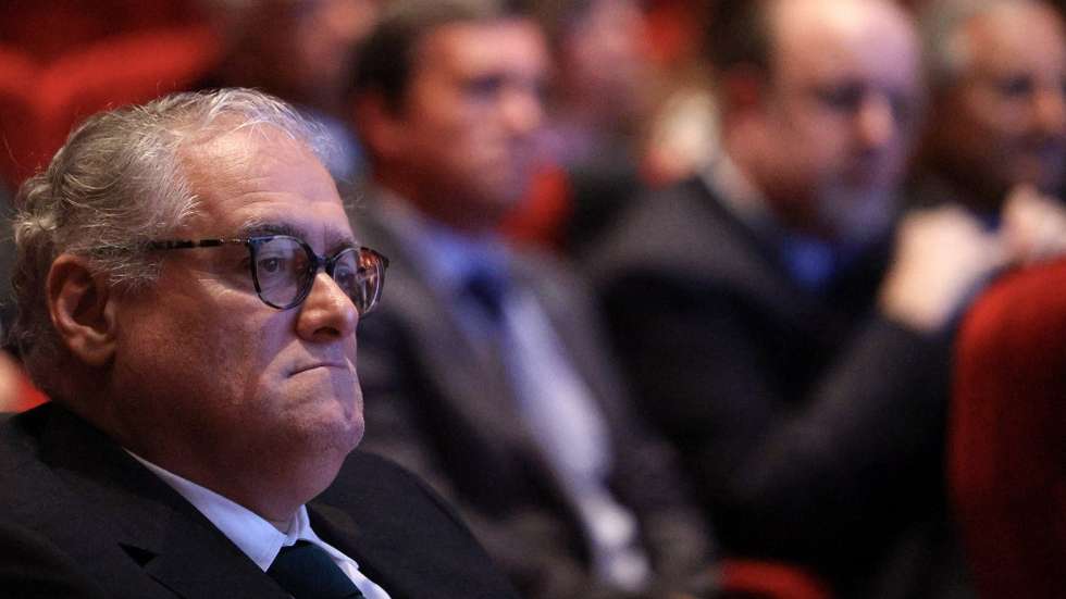 O galardoado com o Prémio Pessoa 2022, João Luís Barreto Guimarães, no início da cerimónia do galardão na Culturgest em Lisboa, 17 de abril de 2023. TIAGO PETINGA/LUSA