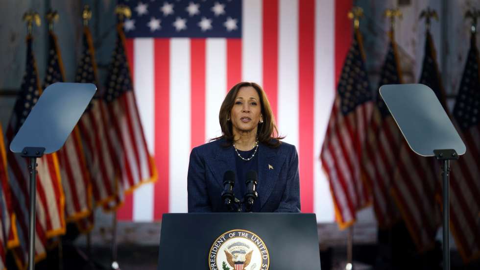 epa11663304 US Vice President and current Democratic presidential candidate Kamala Harris attends a rally in Bucks County, Pennsylvania, USA, 16 October 2024. Harris is in a tight race for the US presidency against Republican nominee and former President Donald Trump.  EPA/WILL OLIVER