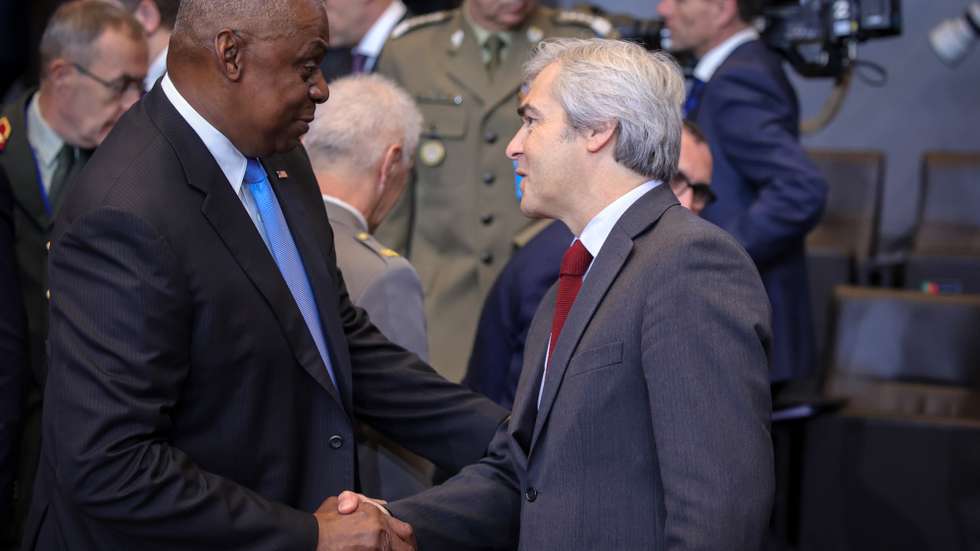 epa11665933 US Secretary of Defense Lloyd J. Austin III (L) shakes hands with Portugal's Defense Minister Nuno Melo during the North Atlantic Treaty Organisation (NATO) Defense Ministers Council at NATO Headquarters in Brussels, Belgium, 18 October 2024. Allied Defence Ministers meet at NATO Headquarters in Brussels on 17 and 18 October 2024.  EPA/OLIVIER MATTHYS