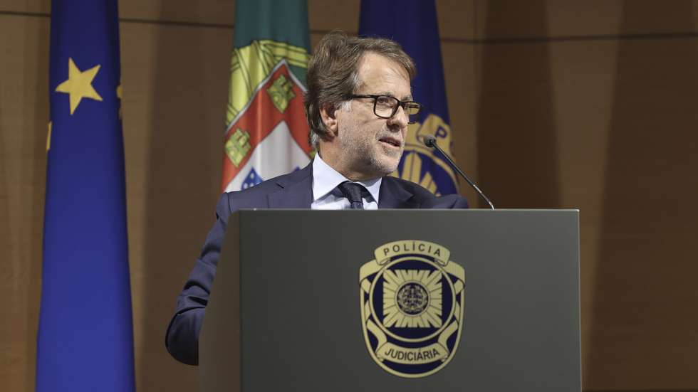 O diretor nacional da Polícia Judiciaria, Luís Neves, intervem no final da cerimónia de inauguração do Laboratório Digital Forense da Polícia Judiciária e 79.º Aniversário da PJ, em Lisboa, 21 de outubro de 2024. ANTÓNIO COTRIM/LUSA