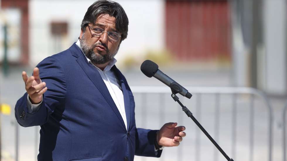 O presidente da Câmara Municipal de Loures, Ricardo Leão, intervém na apresentação do projeto e lançamento do concurso de empreitada para o novo parque verde de Loures, 28 de julho de 2023. ANDRÉ KOSTERS/LUSA