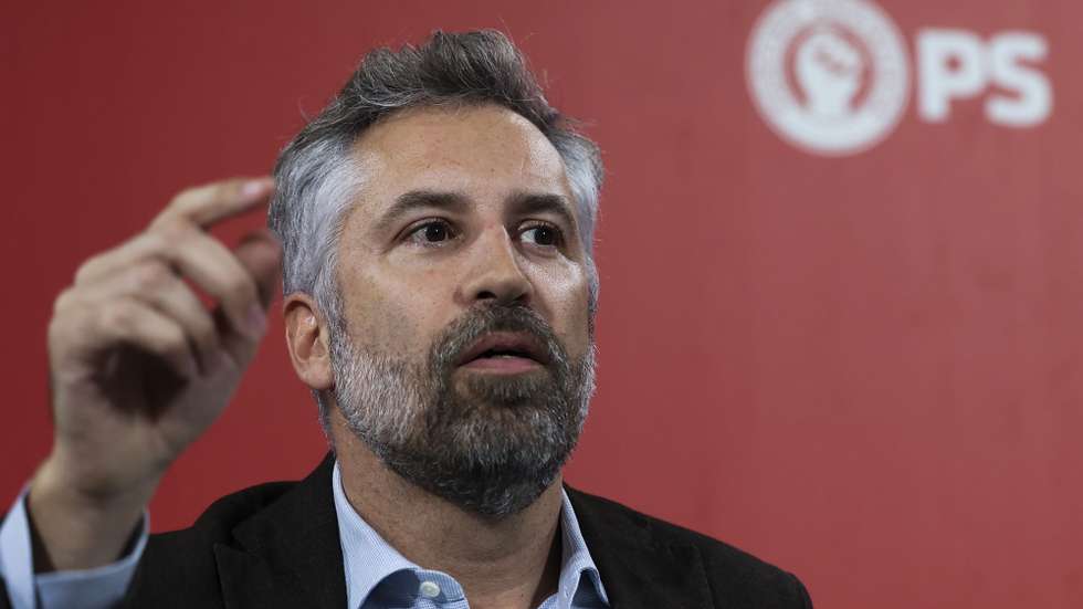 O secretário-geral do Partido Socialista (PS), Pedro Nuno Santos, preside à reunião da Comissão Política do PS com o ponto único que é "deliberar sobre a proposta do secretário-geral quanto à votação no OE 2025", na sede do PS, em Lisboa, 21 de outubro de 2024. JOSÉ SENA GOULÃO/LUSA