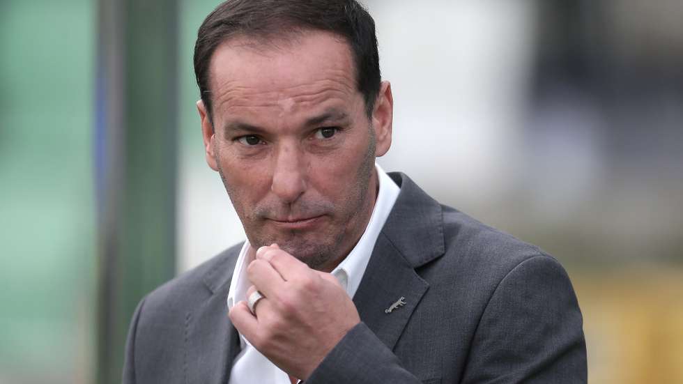 O treinador do Rio Ave, Petit, durante o jogo da 12ª jornada da I Liga de futebol contra o Moreirense, realizado no Estádio do Rio Ave, em Vila do Conde, 30 de novembro de 2024. MANUEL FERNANDO ARAÚJO/LUSA