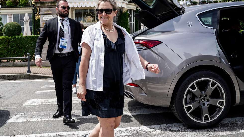 epa11368209 Canadian Minister of Economy and Finance Chrystia Freeland leaves the Ile des Borromees hotels at the end of G7 Finance Ministers and Central Bank Governors Meeting in Stresa, Northern Italy, 25 May 2024. The G7 Finance Ministers' Meeting runs from 23 to 25 May.  EPA/JESSICA PASQUALON
