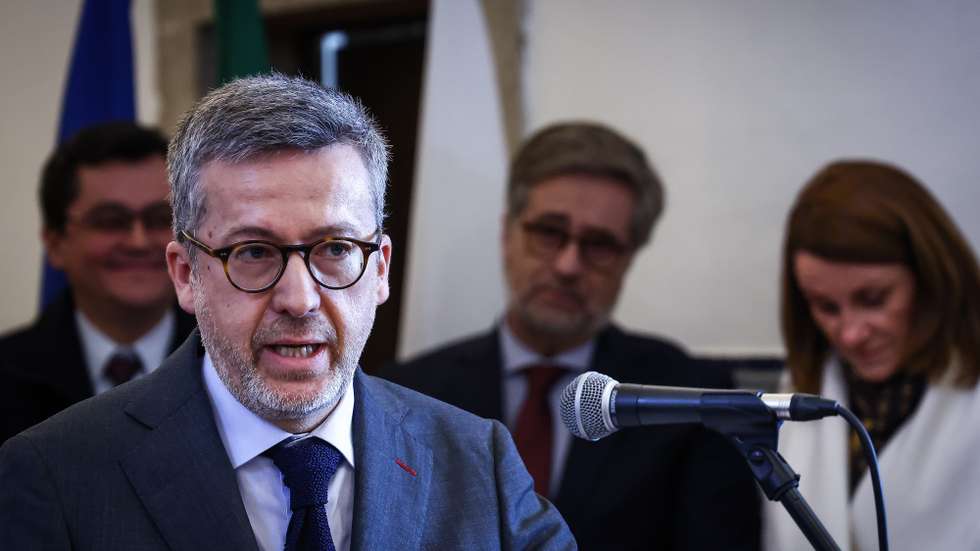 O presidente da Camera Municipal de Lisboa, Carlos Moedas, discursa durante a inauguração do centro de acolhimento para sem-abrigo da Santa Casa da Misericórdia de Lisboa (SCML) no Convento do Grilo, em Lisboa, 10 de Dezembro de 2024. RODRIGO ANTUNES/LUSA