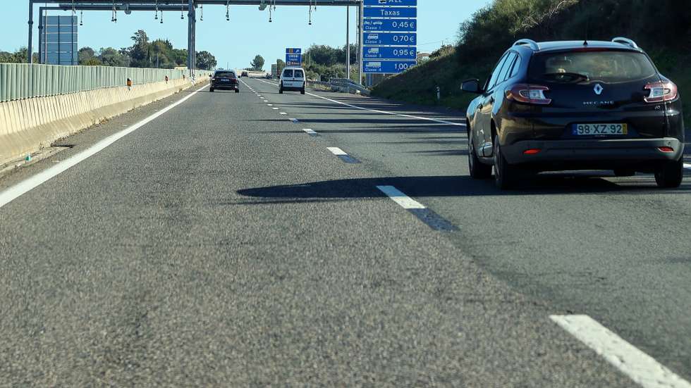As portagens são hoje abolidas nas vias rápidas e estruturantes do interior e Algarve,(Via do Infante -A22, conhecidas como SCUT, após mais de 13 anos de luta das populações pela reposição do modelo inicial de financiamento destas estradas sem custos para o utilizador, Sagres, 01 de janeiro de 2025. LUÍS FORRA/LUSA.