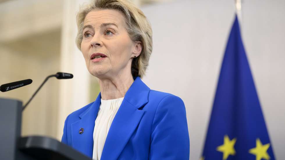 epa11787033 European Commission President Ursula von der Leyen speaks during a press conference in Bern, Switzerland, 20 December 2024. The president of the European Commission pays an official visit to Switzerland to formally mark the conclusion of the negotiations between the EU and Switzerland.  EPA/ANTHONY ANEX