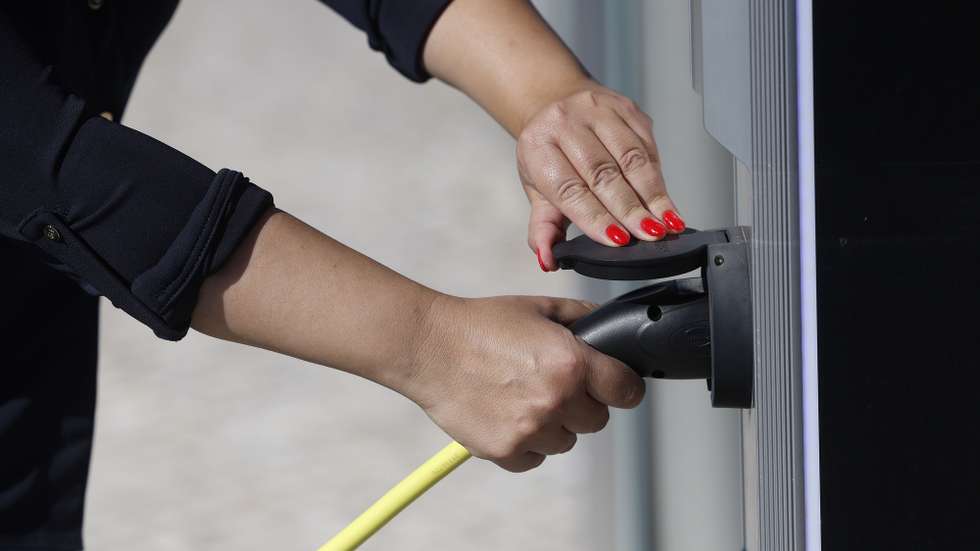 Posto de carregamento de carros elétricos, em Lisboa, 11 de agosto de 2024. Sustentabilidade. Ambiente. Energias renováveis. ANTÓNIO PEDRO SANTOS/LUSA