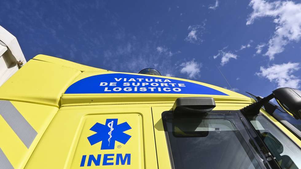 O PT EMT do INEM é certificado pela OMS desde março de 2019. Esta certificação garante padrões de qualidade e estandardização internacionais que permitem ao INEM e aos seus profissionais atuar em missões internacionais de auxílio em cenários de catástrofes e acidentes graves, sob a égide da OMS e das Nações Unidas (ONU), bem como facilita a integração desta estrutura do INEM no Mecanismo Europeu de Proteção Civil, Mafra, 17 de dezembro de 2024. CARLOS BARROSO/LUSA