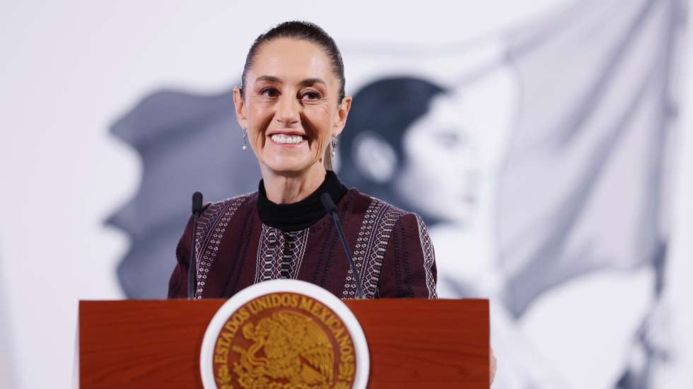 epa11866556 Mexican President Claudia Sheinbaum reacts during a press conference at the National Palace in Mexico City, Mexico, 31 January 2025.  EPA/SASHENKA GUTIERREZ