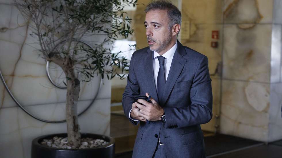 O ministro dos Assuntos Parlamentares, Pedro Duarte, à chegada para um almoço-debate organizado pelo International Club of Portugal e subordinado ao tema "Desafios políticos para 2025", em Lisboa, 18 de fevereiro de 2025. ANTÓNIO PEDRO SANTOS/LUSA