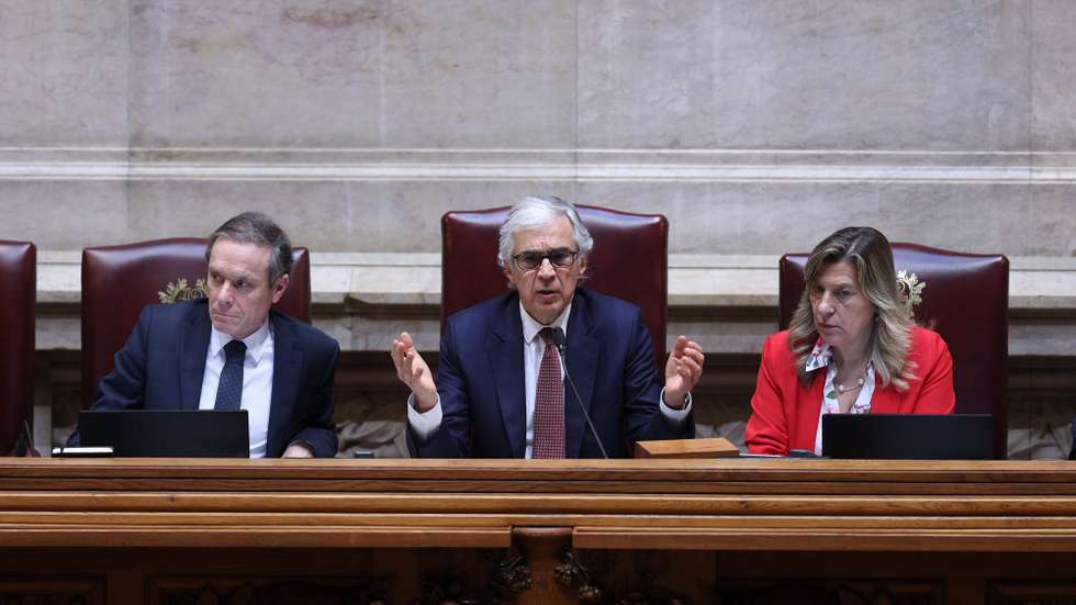 O presidente da Assembleia da República, José Pedro Aguiar-Branco, intervém durante o debate da moção de censura ao governo, apresentada pelo Chega, que decorreu na Assembleia da República em Lisboa, 21 de fevereiro de 2025.  MIGUEL A. LOPESLUSA