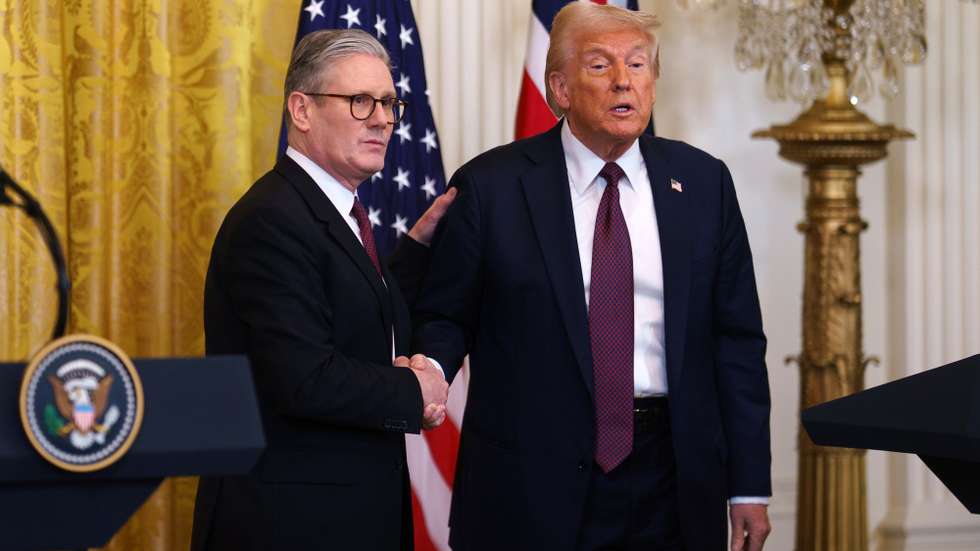 epa11928933 US President Donald Trump (R) with British Prime Minister Keir Starmer (L) during a press conference at the White House Washington, DC, USA, 27 February 2025.  EPA/WILL OLIVER