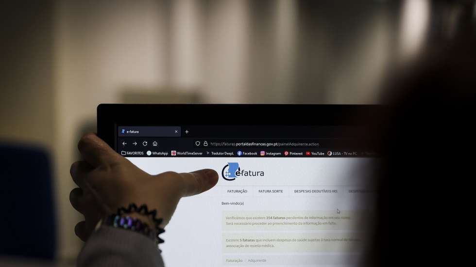 Imagem do site das finanças E-fatura, Lisboa, 25 de fevereiro de 2025. CARLOS M. ALMEIDA/LUSA