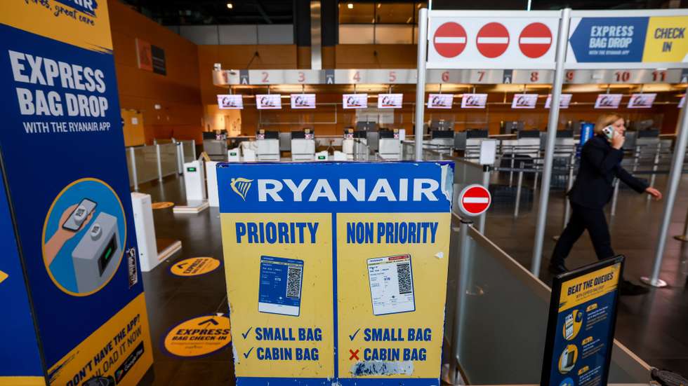 epa11674332 Ryanair signs near closed counters at the Terminal 1 of Brussels South Charleroi Airport (BSCA) as private security agents go on strike over working conditions, in Gosselies, Belgium, 22 October 2024. Due to an ongoing action by the security sector and the lack of staff to ensure security operations, all departing flights from Brussels South Charleroi Airport on 22 October have been cancelled, however all arrivals will proceed as planned, according to announcement by the BSCA, one of the main Hub in Europe of Ryanair. This is already the second action of security sector in one month at BSCA.  EPA/OLIVIER HOSLET