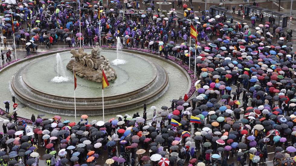 epa11948873 People gather at the Plaza de Cibeles in Madrid, Spain, 08 March 2025, as they participate in a march to mark International Women's Day. International Women's Day has been held every year on 08 March since 1977, when the United Nations General Assembly invited member states to declare the day as the UN Day for Women's Rights and World Peace.  EPA/RODRIGO JIMENEZ