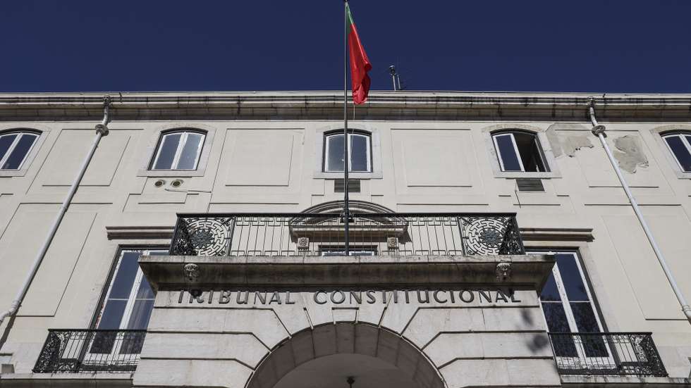 Pormenor da fachada do edifício do Tribunal Constitucional em Lisboa, 29 de abril de 2024. MIGUEL A. LOPES/LUSA