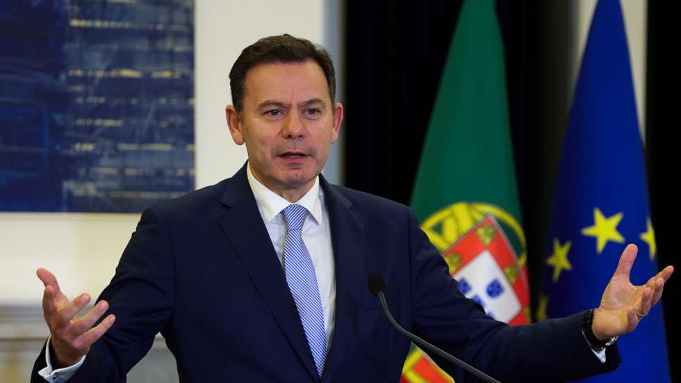 O primeiro-ministro, Luis Montenegro, intervém durante cerimónia de assinatura de acordo de Compromisso de Cooperação com o Setor Social e Solidário para 2025-2026, na residência oficial, em Lisboa, 18 de março de 2025. MANUEL DE ALMEIDA/LUSA