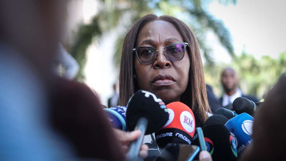 A recem nomeada primeira-ministra de Moçambique, Maria Benvinda Levi, fala à comunicação social, durante a sua tomada de posse, em Maputo, Moçambique, 18 de janeiro de 2025.LUISA NHANTUMBO/LUSA