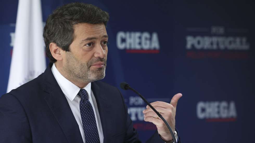 O presidente do Chega, André Ventura, falou à imprensa sobre as listas de candidatos às eleições legislativas na sede do partido em Lisboa, 04 de abril de 2025. TIAGO PETINGA/LUSA