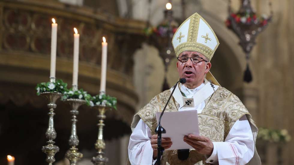 O Patriarca de Lisboa, Rui Valério, preside às celebrações do Tríduo Pascal na Sé de Lisboa, 20 de abril de 2025. TIAGO PETINGA/LUSA