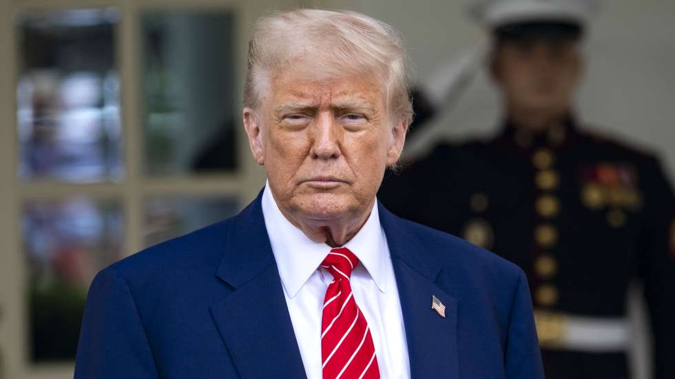 epa12084671 US President Donald Trump looks on while answering questions from reporters outside the West Wing of the White House in Washington, DC, USA, 08 May 2025.  EPA/BONNIE CASH / POOL