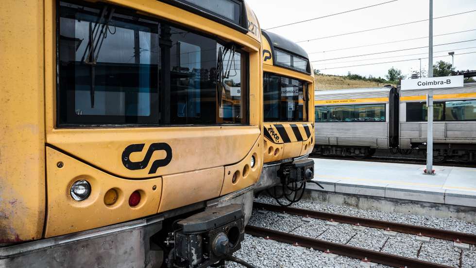 Na estação da CP de Coimbra-B não circulam comboios e as bilheteiras estão encerradas devido à greve dos trabalhadores da CP convocada pelo Sindicato Ferroviário da Revisão Comercial Itinerante (SFRCI), em Coimbra, 8 de maio de 2025. PAULO NOVAIS/LUS
