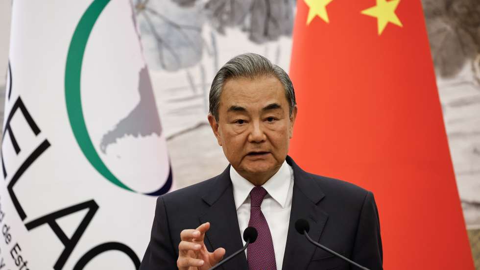 epa12096541 Chinese Foreign Minister Wang Yi attends a press conference for the fourth ministerial meeting of the China-CELAC Forum, at the Diaoyutai State Guesthouse, in Beijing, China, 13 May 2025.  EPA/TINGSHU WANG / POOL