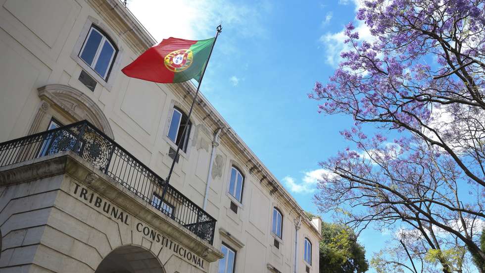 Pormenor da fachada do edifício do Tribunal Constitucional em Lisboa, 29 de abril de 2024. ANTÓNIO COTRIM/LUSA