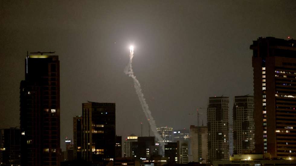 epa12180214 The Iron Dome, the Israeli air defense system, intercepts missiles fired from Iran, over Tel Aviv, Israel, 17 June 2025. Israel and Iran have been exchanging fire since Israel attacked Iran on 13 June 2025 as part of operation 'Rising Lion'.  EPA/ATEF SAFADI