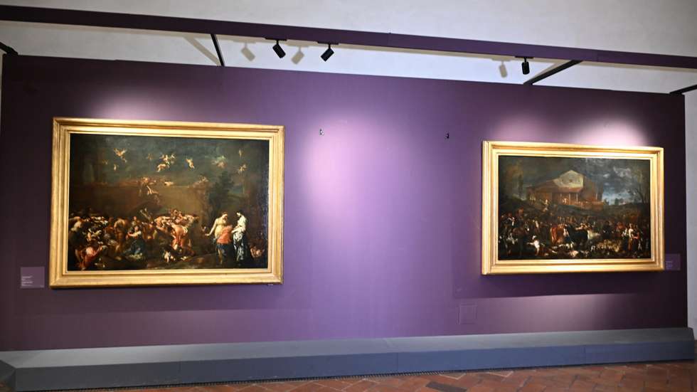 epa12189563 The wall of the Uffizi Gallery without the painting 'Portrait of Ferdinando de' Medici Grand Prince of Tuscany' by Anton Domenico Gabbiani damaged this morning by a visitor taking a selfie, in Florence, 21 June 2025. The Florentine museumâ€™s management reported a minor damage, after a tourist tripped and damaged, falling over a painting by Anton Domenico Gabbiani.  EPA/CLAUDIO GIOVANNINI
