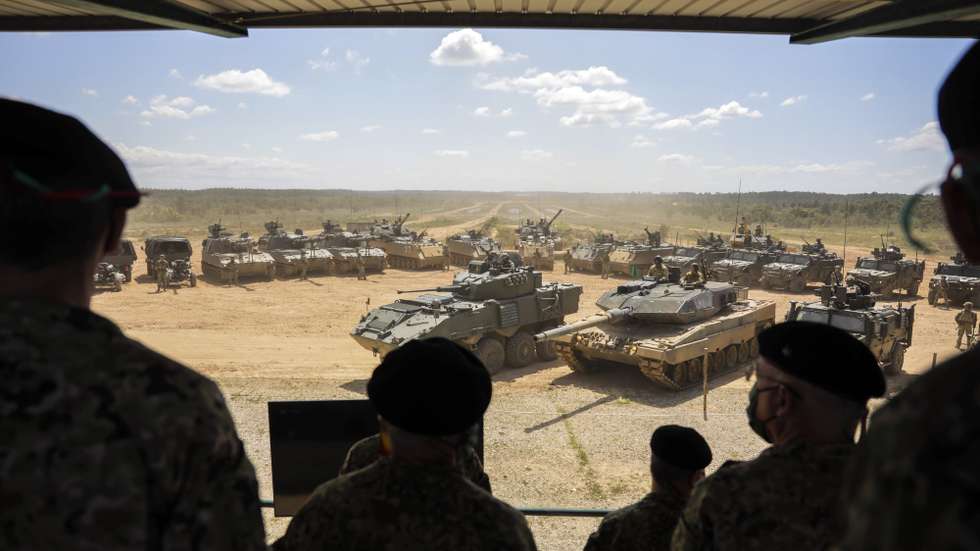 Militares durante um exercício militar que contou com a presença da ministra da Defesa Nacional, Helena Carreiras (ausente da foto), no Campo Militar de Santa Margarida em Constância,18 de abril 2022. PAULO CUNHA/LUSA