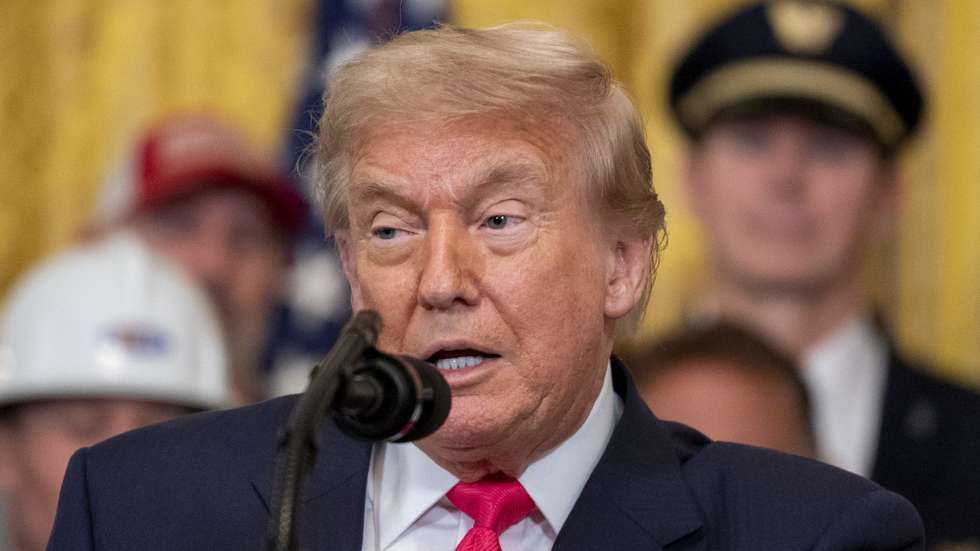 epa12199993 US President Donald Trump speaks during the 'one, big, beautiful event' in the East Room of the White House in Washington, DC, USA, 26 June 2025.  EPA/KEN CEDENO / POOL