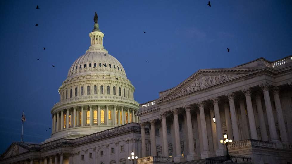 epaselect epa12212253 A view of the US Capitol Building at dawn, in Washington, DC, USA, 03 July 2025. The House of Representatives remained in session overnight as Republican leadership and President Trump wrangled votes to pass their signature budget legislation.  EPA/GRAEME SLOAN