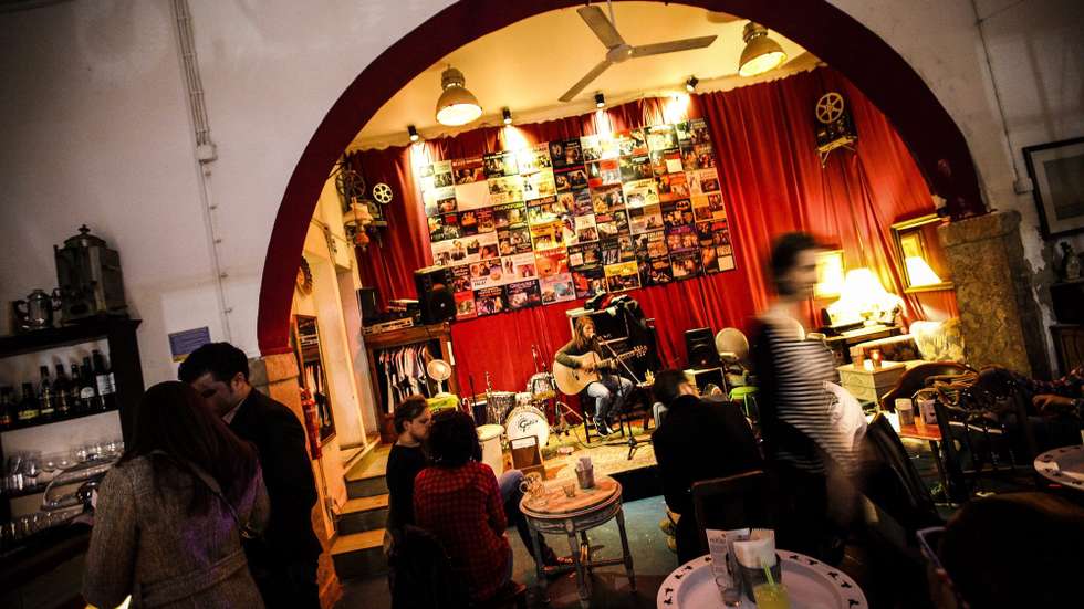 epa03985967 (19/24) People talk and listen to live music in a bar of the Bairro Alto district of Lisbon, Portugal, 28 November 2013. Located in the heart of Lisbon, Bairro Alto celebrates 500 years on 15 December 2013.  EPA/MARIO CRUZ PLEASE REFER TO ADVISORY NOTICE  (03985948) FOR FULL FEATURE TEXT