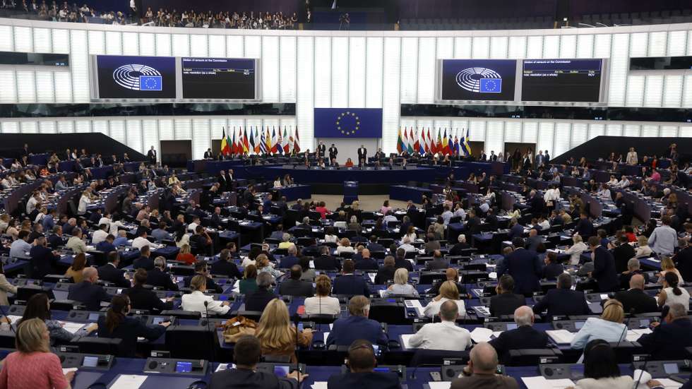epa12228703 Members of the European Parliament attend a vote motion of censure of the Commission at the European Parliament in Strasbourg, France, 10 July 2025.  EPA/GUILLAUME HORCAJUELO