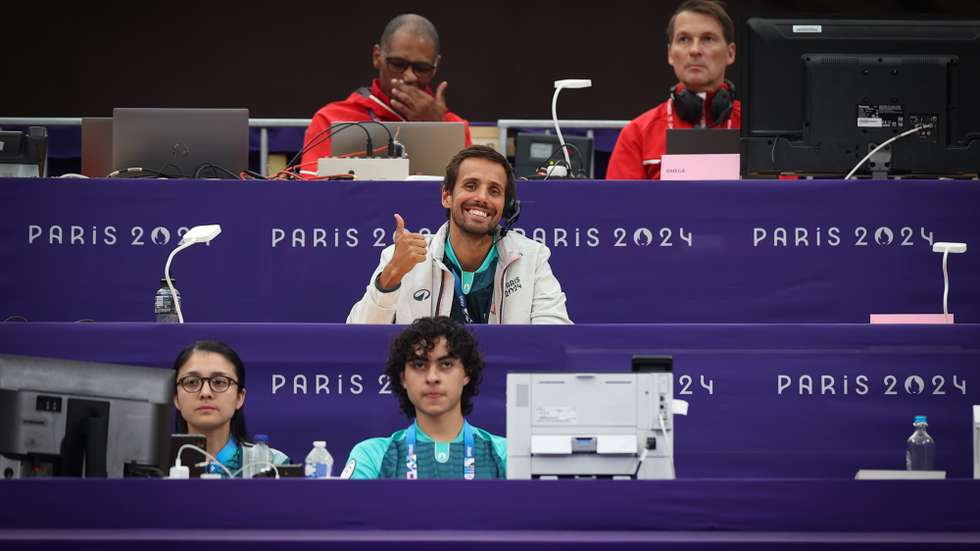 O antigo atleta de Taekwondo, Rui Bragança, assiste a combates na condição de voluntário nos Jogos Olímpicos de Paris, que decorrem entre 26 de julho e 11 de agosto, em Paris, França, 07 de agosto de 2024. (ACOMPANHA TEXTO DE 08 DE AGOSTO DE 2024). JOSÉ SENA GOULÃO/LUSA