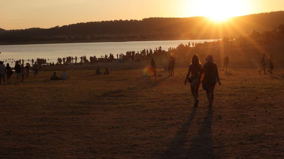Visitantes no Boom Festival, em Idanha-a-Nova, conta com 21 palcos oficiais, 544 artistas, 181 facilitadores, 69 assistentes e 100 terapeutas, para um público de 41 mil pessoas de 177 nacionalidades, segundo a organização, 23 de julho de2022. PEDRO REIS MARTINS/LUSA.