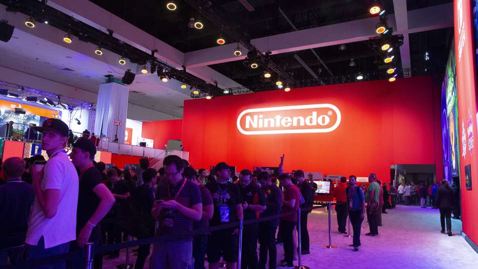 epa07644522 A large Nintendo logo is displayed during the Electronic Entertainment Expo (E3) at the Convention Center in Los Angeles, California, USA, 12 June 2019. The E3 expo introduces new games and gaming devices and is an anticipated annual event among gaming enthusiasts and marketers. The event runs from 11 to 13 June.  EPA/ADAM S DAVIS