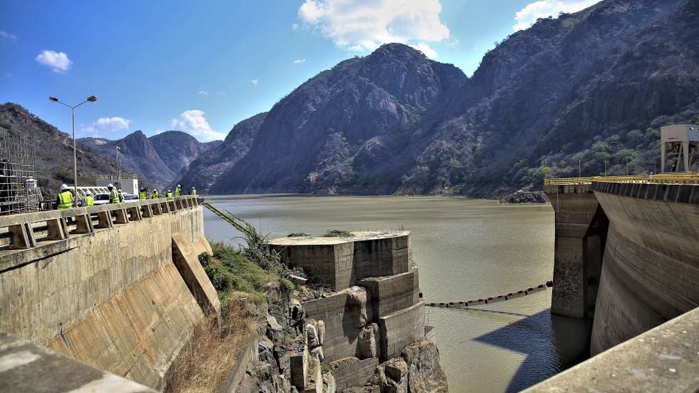 Hidroelétrica de Cahora Bassa, em Songo, província de Tete, Moçambique, 19 de julho de 2025. O presidente do Banco Mundial afirmou hoje que Moçambique tem condições “únicas” em África para ser o centro energético no sul do continente, prometendo apoio aos projetos em curso, como no aumento da capacidade produtiva em Cahora Bassa. LUÍSA NHANTUMBO/LUSA