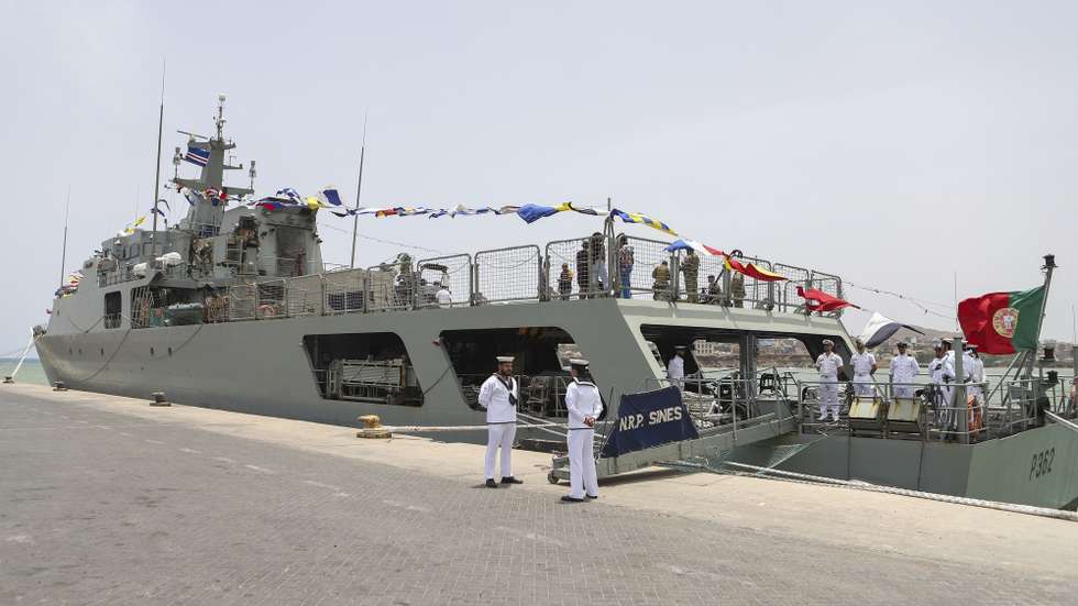 Cerimónia de receção ao navio da Marinha Portuguesa NRP Sines, atracado no Porto da Praia, no âmbito de uma missão de cooperação técnico-militar entre os dois países, Cabo verde, 7 de maio de 2025. ELTON MONTEIRO/LUSA