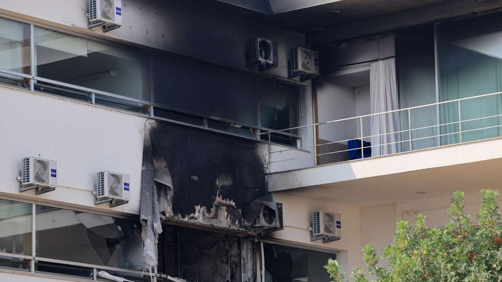 Lar da Santa Casa da Misericórdia de Mirandela, onde seis idosos morreram esta noite na sequência de um incêndio que terá começado num "colchão anti-escaras", num quarto com três utentes, que acabaram por morrer e outros três, devido à inalação de fumo e a problemas respiratórios, também não conseguiram resistir, 16 de agosto de 2025. ESTELA SILVA/LUSA